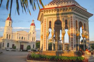 Pavillon Park Cespedes Manzanillo CUBA-EXCLUSIVO.jpg