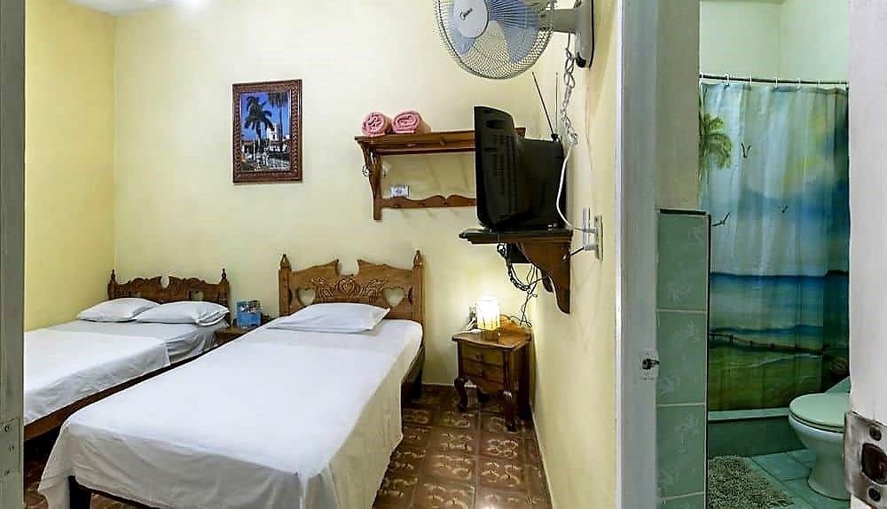 Hostal Dr. Alexis y Dra. Lisdey