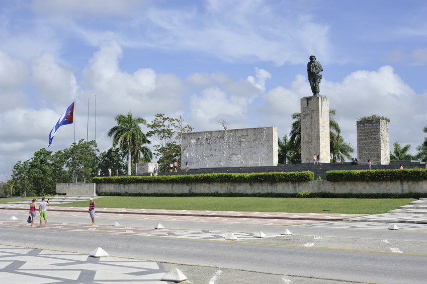 Che_Guevara_Mausoleum_Santa_Clara.jpg